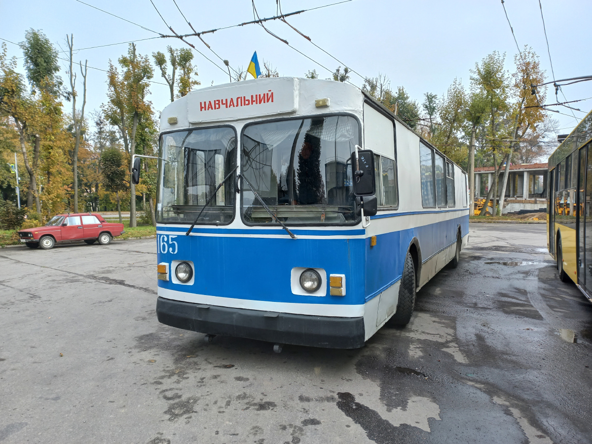 Хмельницкий, ЗиУ-682В № 165