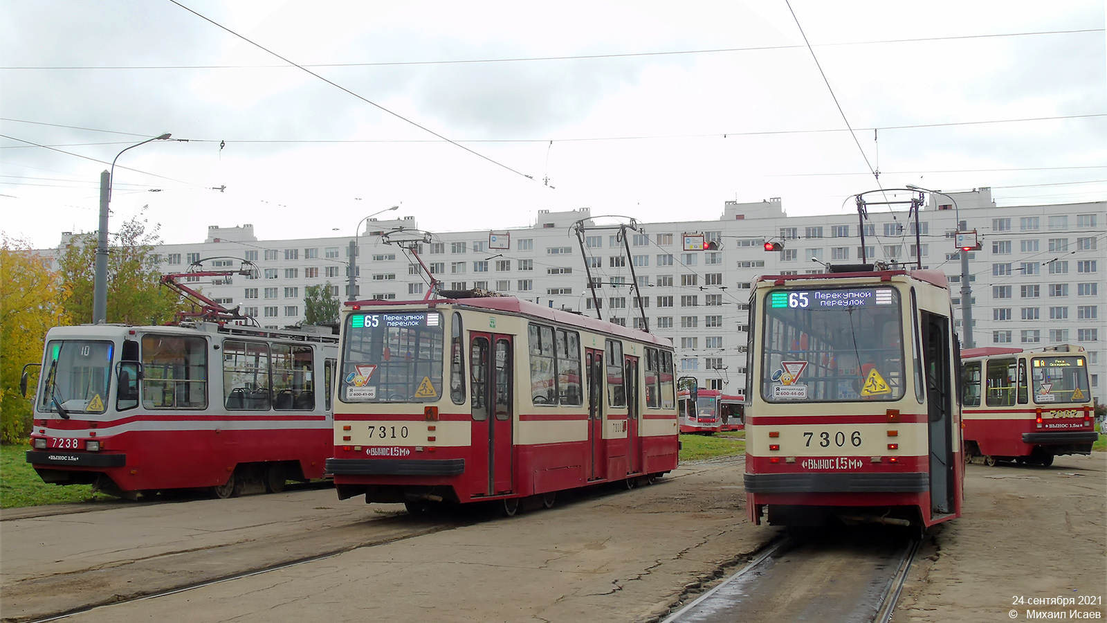 St Petersburg, 71-134A (LM-99AV) Nr. 7310; St Petersburg, 71-134A (LM-99AV) Nr. 7306; St Petersburg — Terminal stations