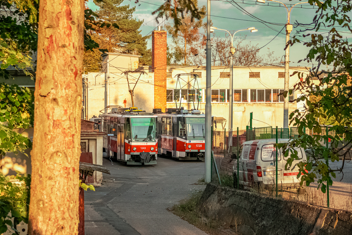 Брно, Tatra T6A5 № 1243; Брно, Tatra KT8D5R.N2 № 1728