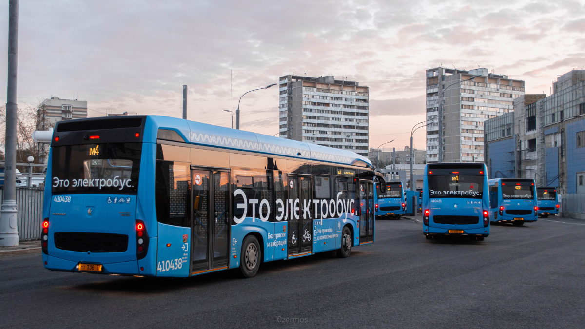 Moscova, KAMAZ-6282 Nr. 410438