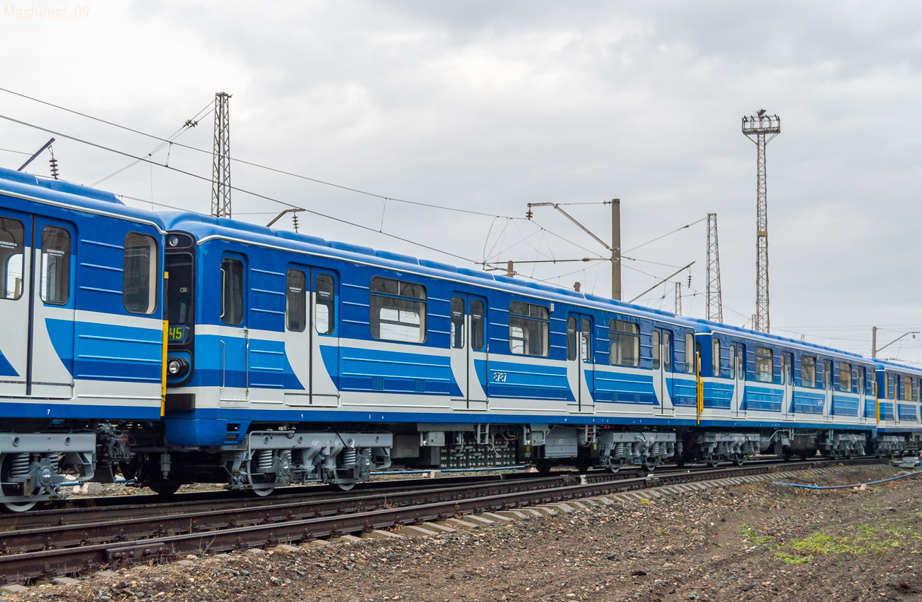 Самара, 81-717 (ЛВЗ) № 8787; Самара — Транспортировка вагонов метро по ж/д