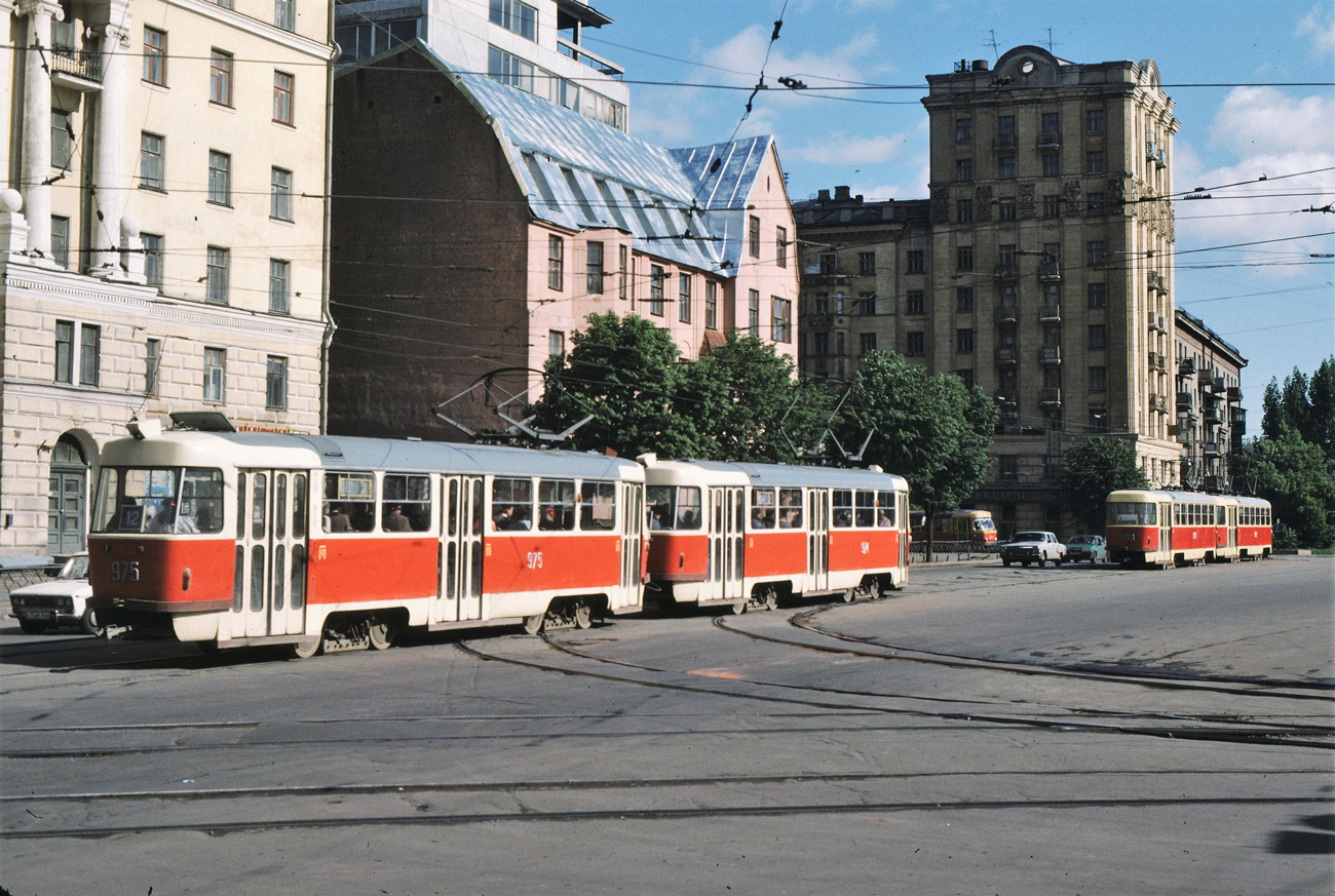 Charkov, Tatra T3SU č. 975; Charkov, Tatra T3SU č. 974