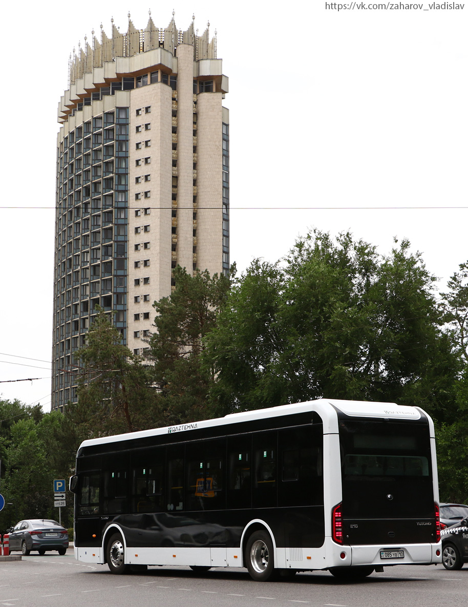 Almati, Yutong ZK6106BEVG (QazTehna) № 085 YB 10