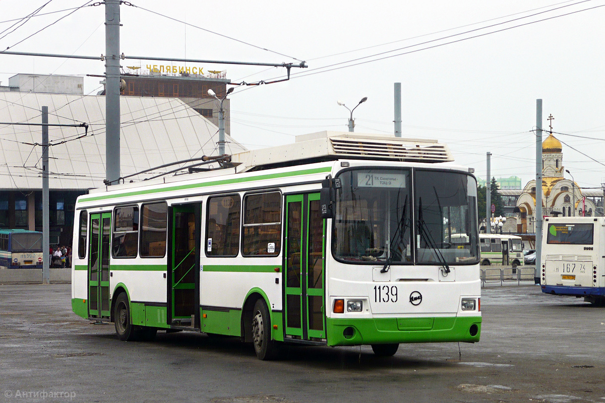Челябинск, ЛиАЗ-5280 (ВЗТМ) № 1139 Челябинск, ЛиАЗ-5280 (ВЗТМ) № 1139