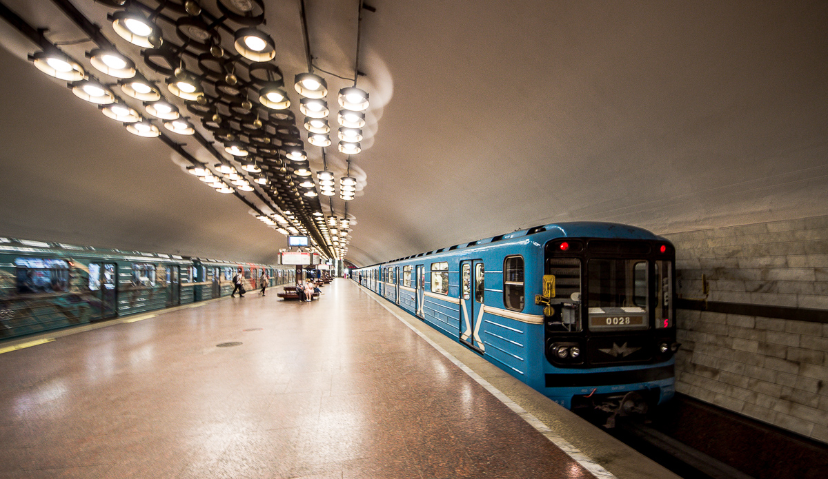 Новосибирск, 81-717 (ММЗ) № 0028; Новосибирск — [Ленинская линия] — станция "Заельцовская"