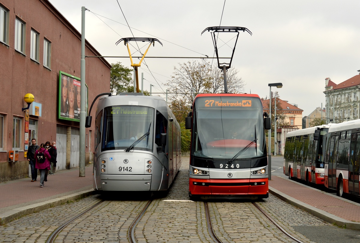 Прага, Škoda 14T Elektra № 9142; Прага, Škoda 15T3 ForCity Alfa Praha № 9240