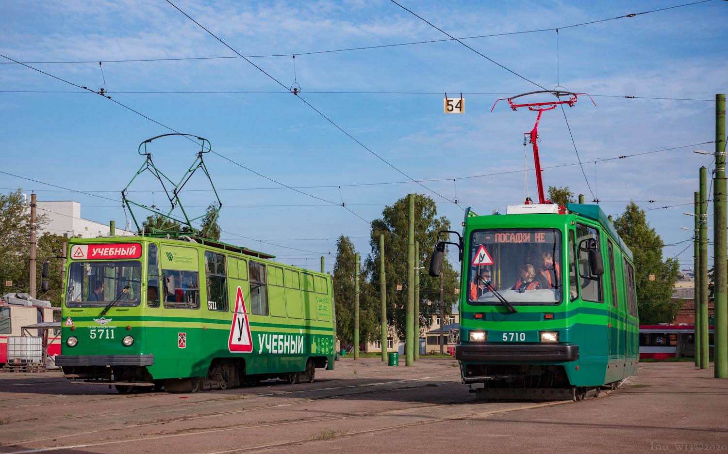 Санкт-Петербург, ЛМ-68М № 5711; Санкт-Петербург, ПС39А2 № 5710