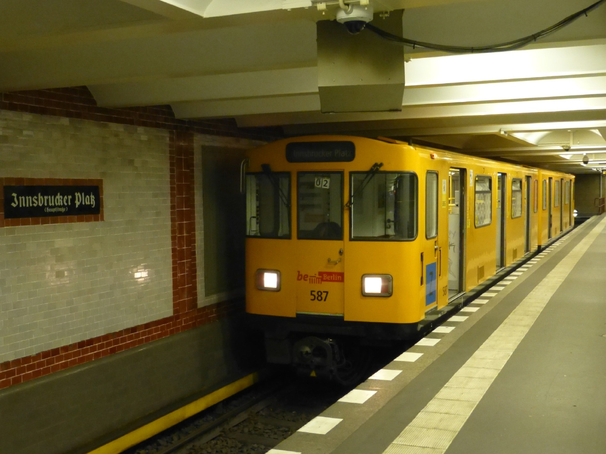 Берлин, BVG A3L92.2 № 587