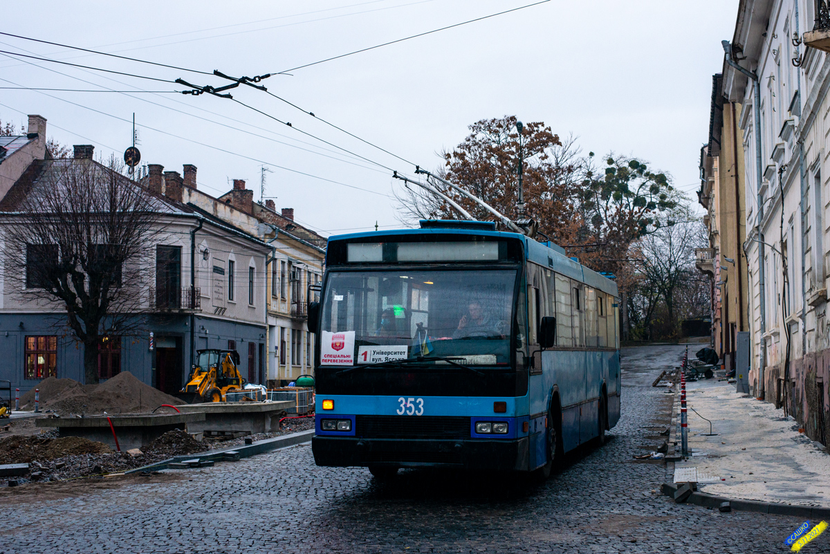 Черновцы, Den Oudsten B88 № 353