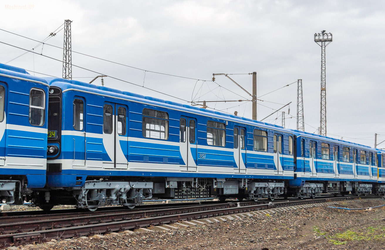 Samara, 81-717 (LVZ) № 8827; Samara — Transportation of subway cars by railway