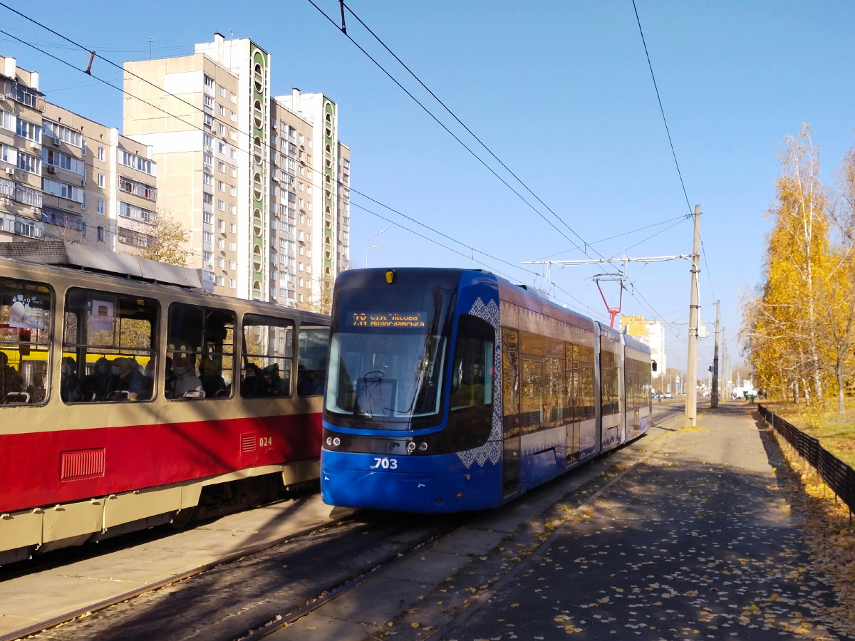 კიევი, PESA 71-414K-2 (Fokstrot) № 703