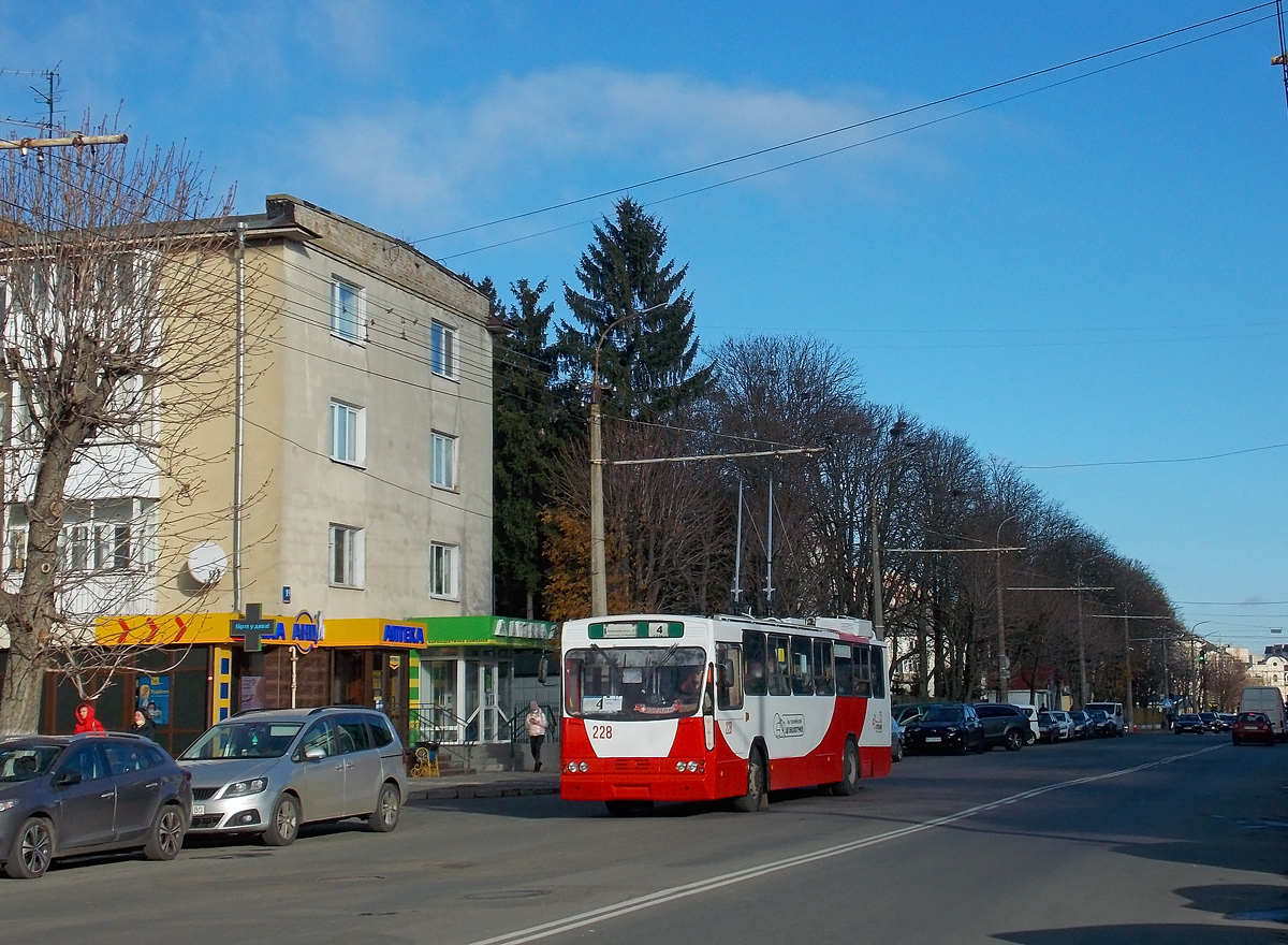Луцк, Jelcz/KPNA PR110E № 228