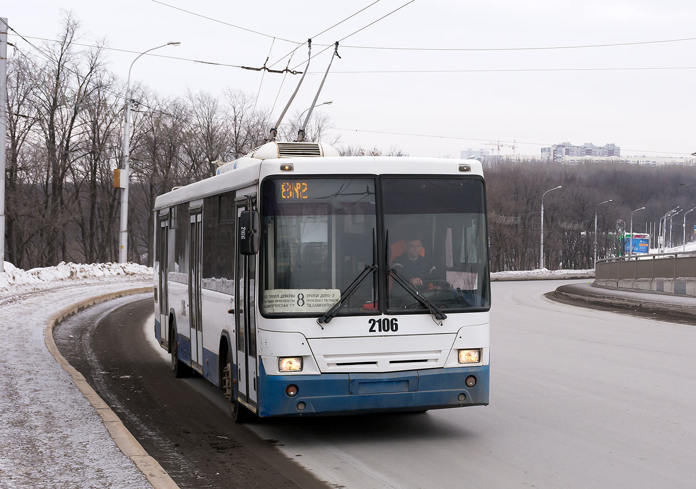 Ufa, NefAZ-BTZ 52765A č. 2106