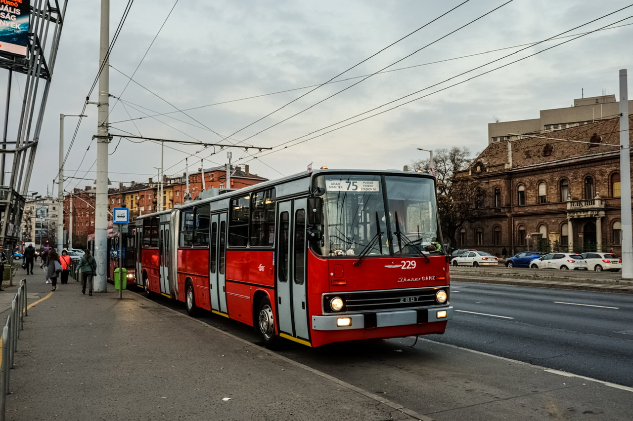 Будапешт, Ikarus 280.94 № 229
