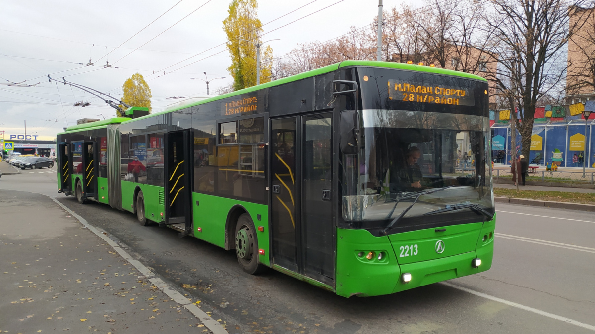 Harkiv, LAZ E301D1 Br. 2213