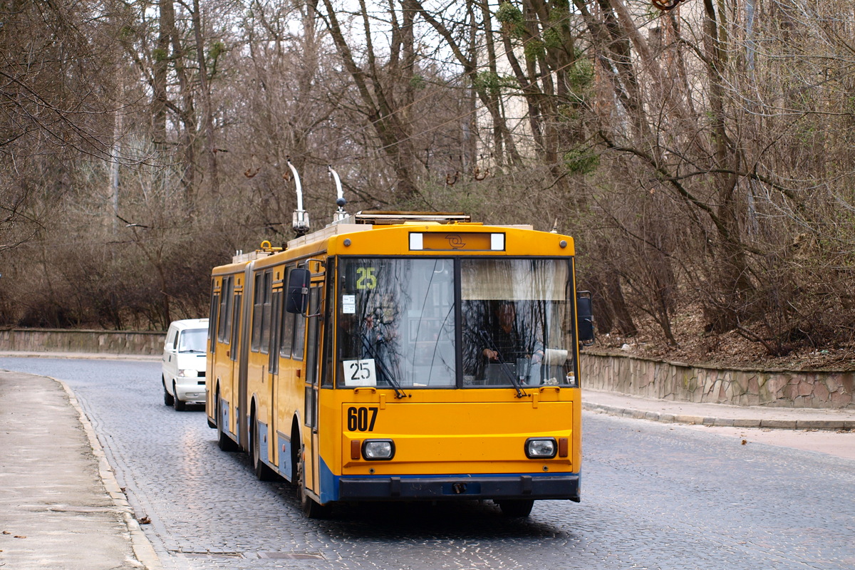 Львов, Škoda 15Tr03/6 № 607