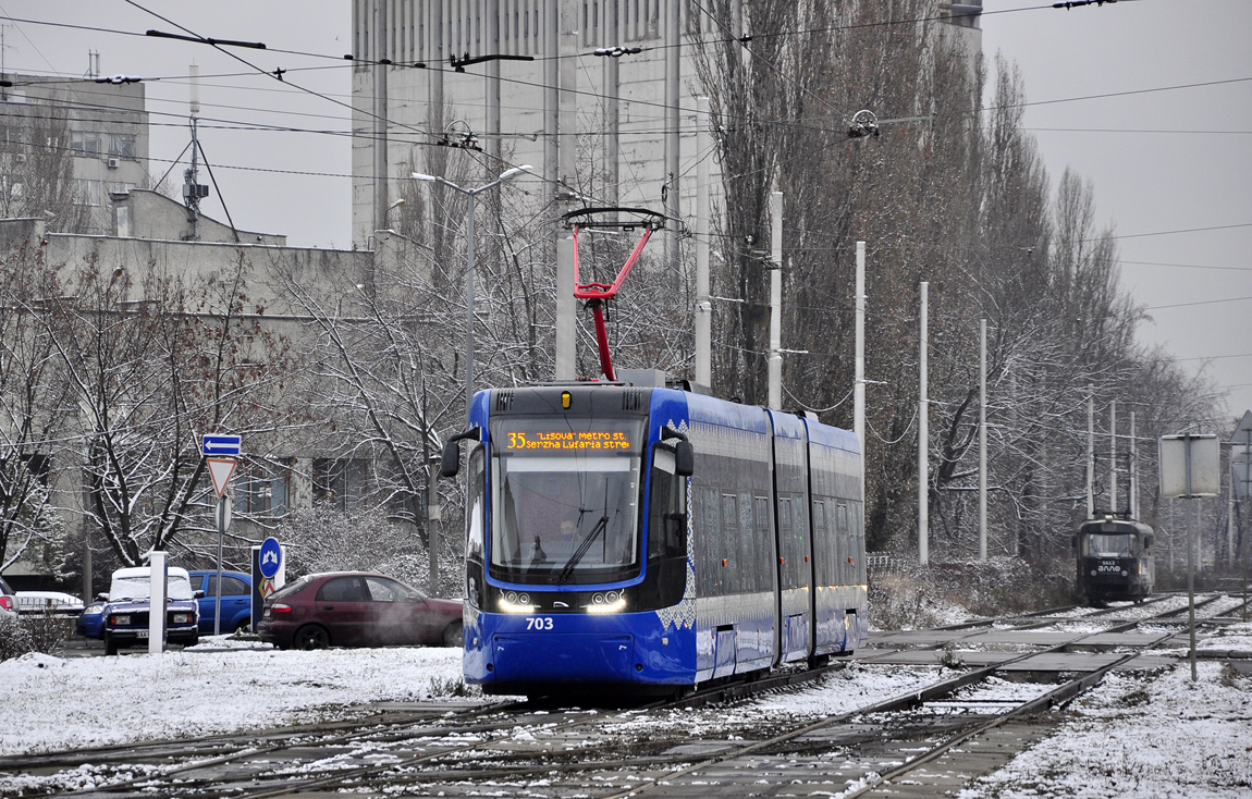 Kijev, PESA 71-414K-2 (Fokstrot) — 703