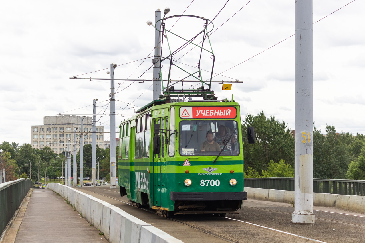 Санкт-Петербург, ЛМ-68М № 8700