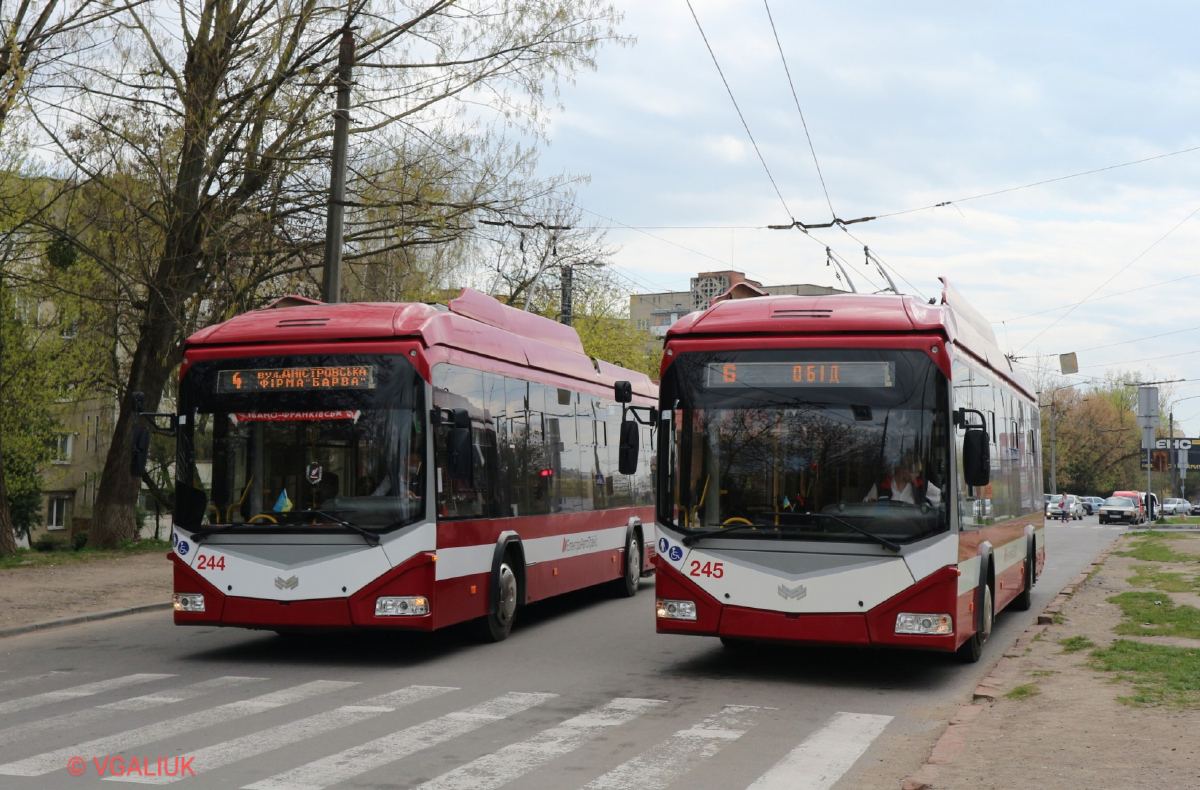 Ивано-Франковск, БКМ 321 № 244; Ивано-Франковск, БКМ 321 № 245