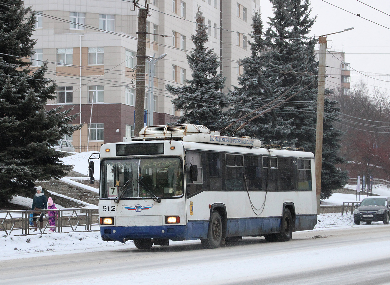 Киров, БТЗ-52764Р № 512