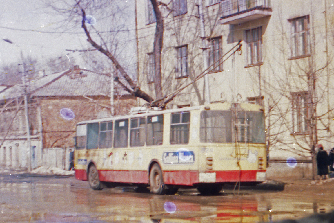 Самара, ЗиУ-682В [В00] № 824; Самара — Исторические фотографии — Трамвай и Троллейбус (1992-2000)