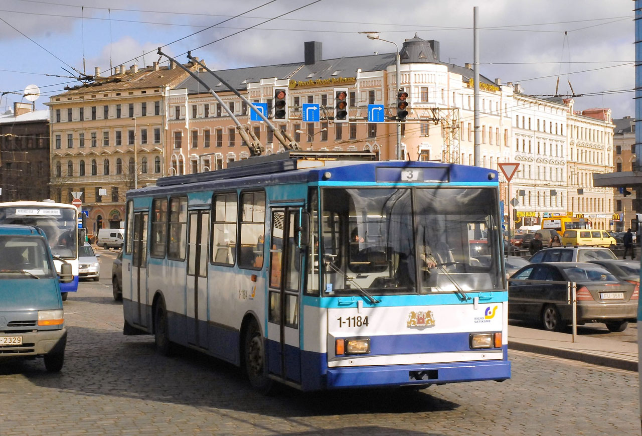 Рига, Škoda 14Tr02/6 № 1-1184 Рига, Škoda 14Tr02/6 № 1-1184