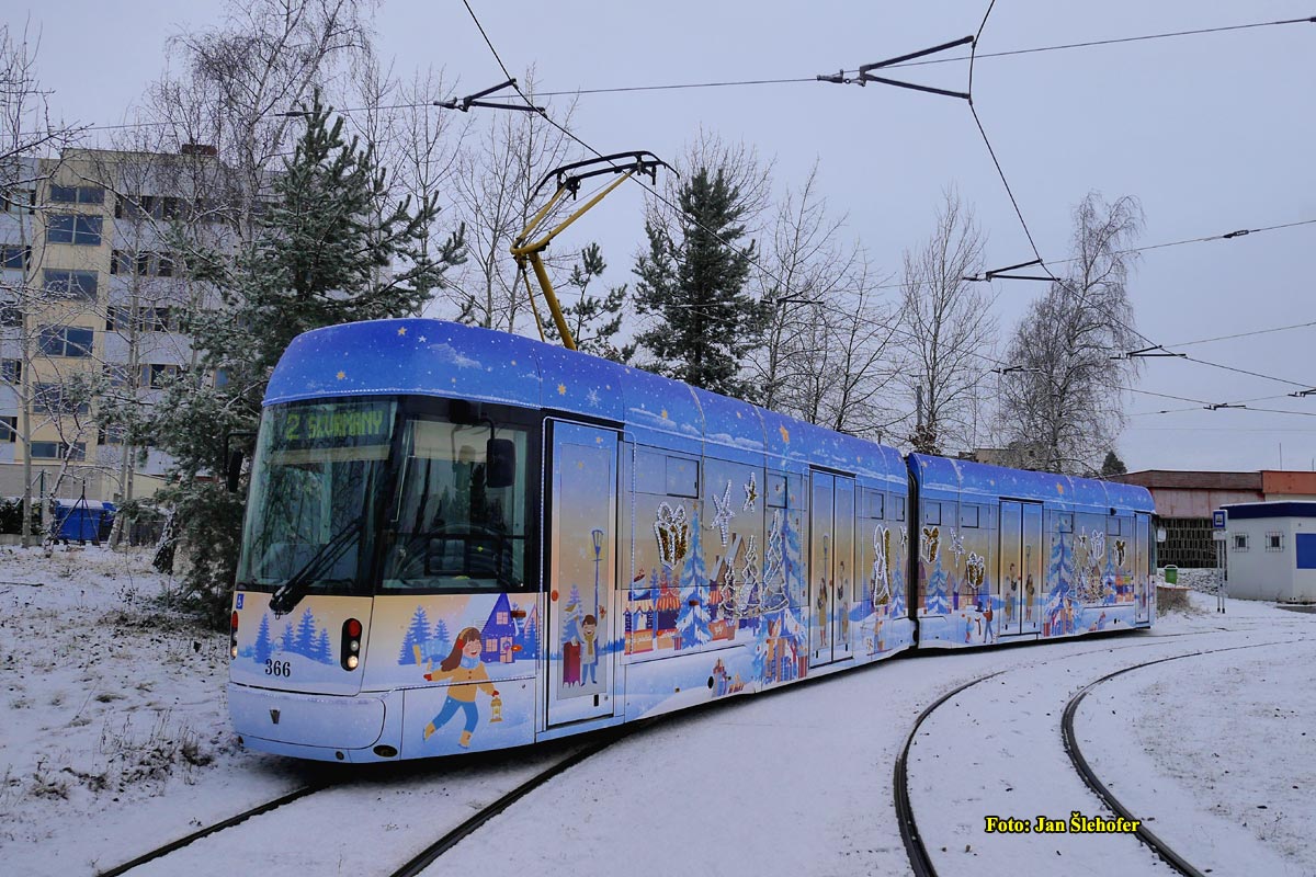 Пльзень, Vario LF2/2 IN № 366; Пльзень — Рождественский трамвай