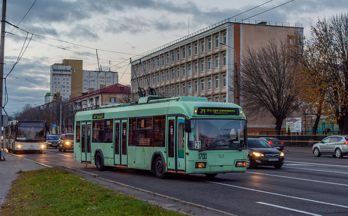 Гомель, БКМ 32102 № 1700