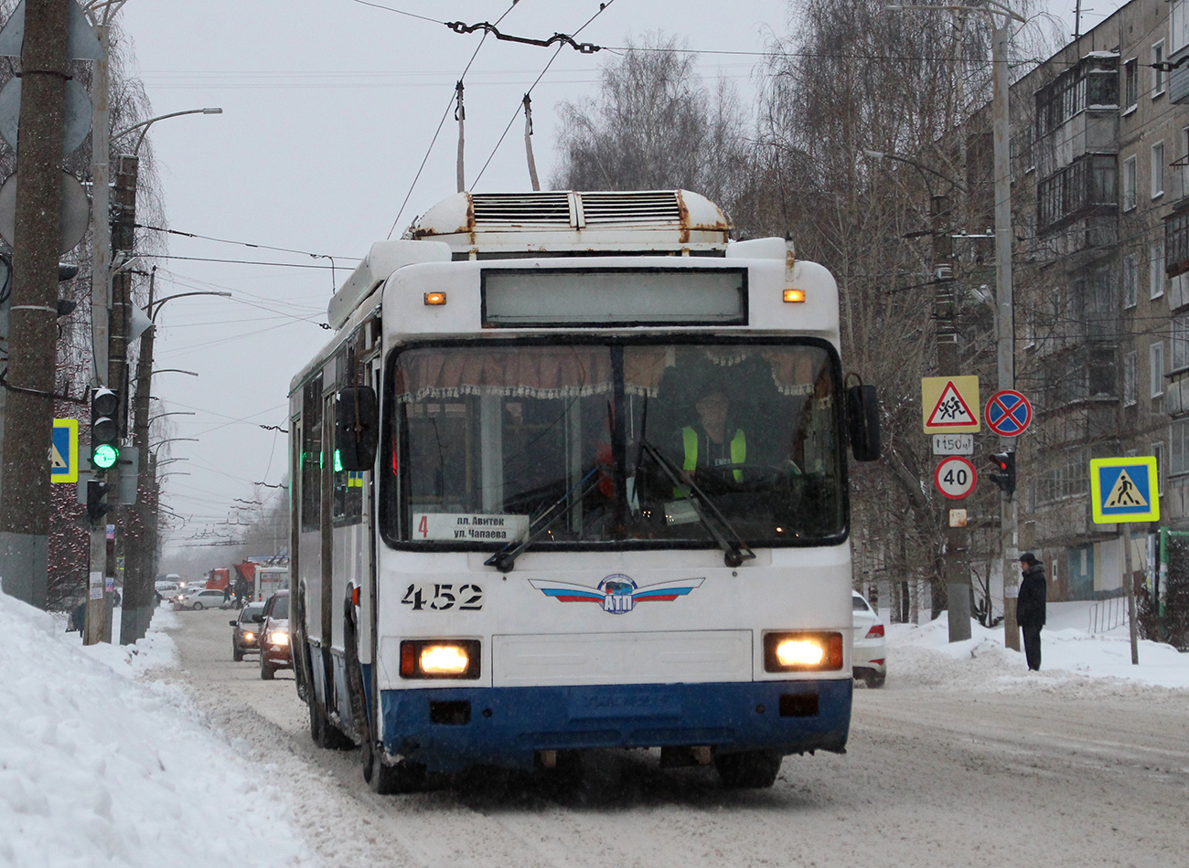 Киров, БТЗ-52764Р № 452