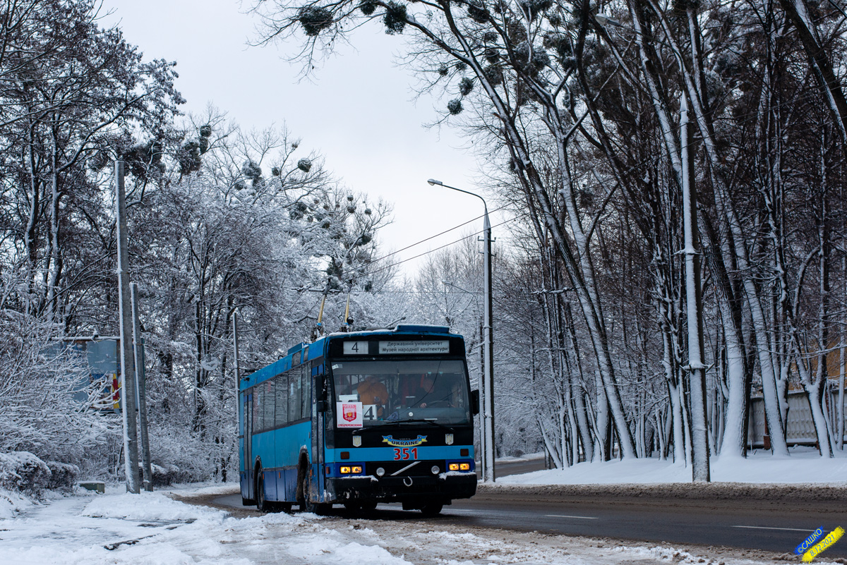 Черновцы, Den Oudsten B88 № 351