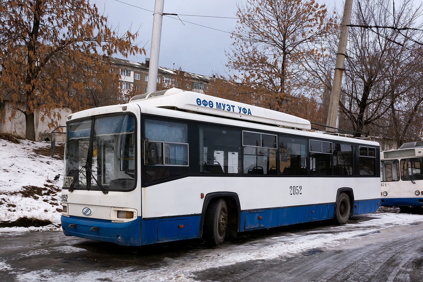 Уфа, БТЗ-52767 № 2052