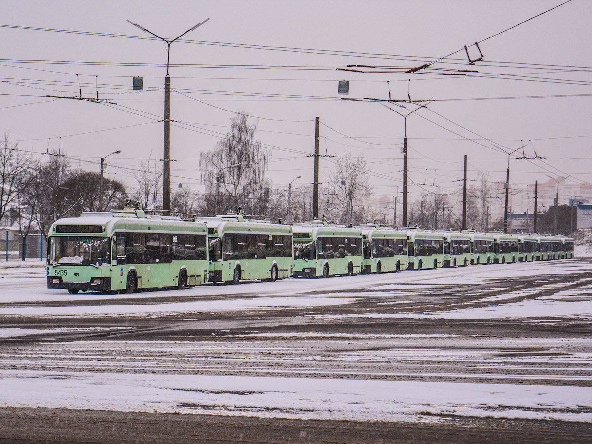 Минск, БКМ 32102 № 5435