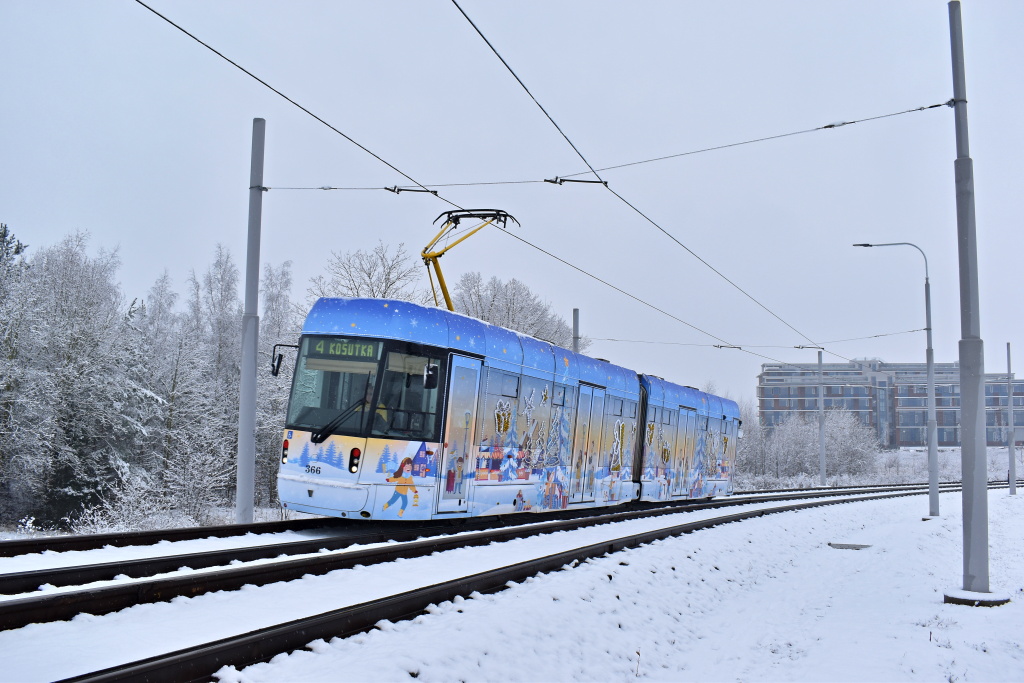 Пльзень, Vario LF2/2 IN № 366; Пльзень — Рождественский трамвай