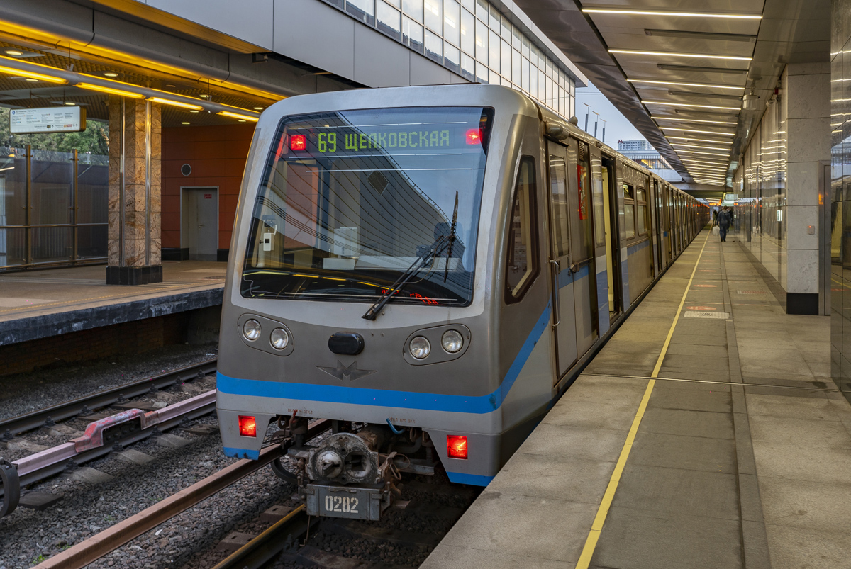 Moscou, 81-740.4 “Rusich” N°. 0282