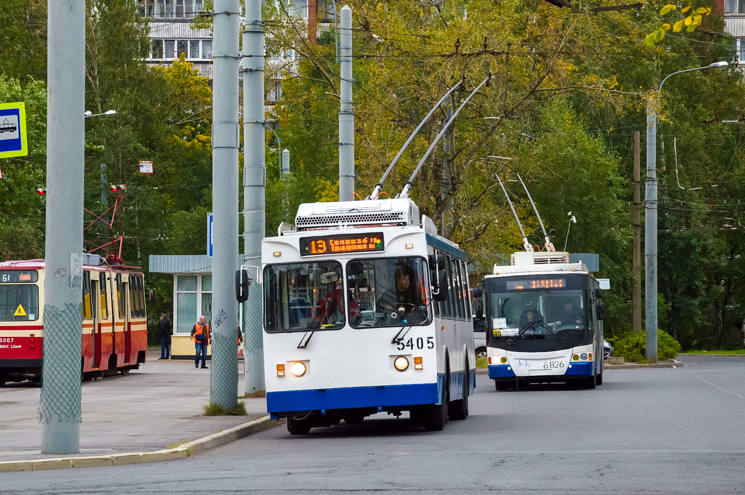 Санкт-Петербург, МТрЗ-6223-0000010 № 5405; Санкт-Петербург, ВМЗ-5298.01 «Авангард» № 6826