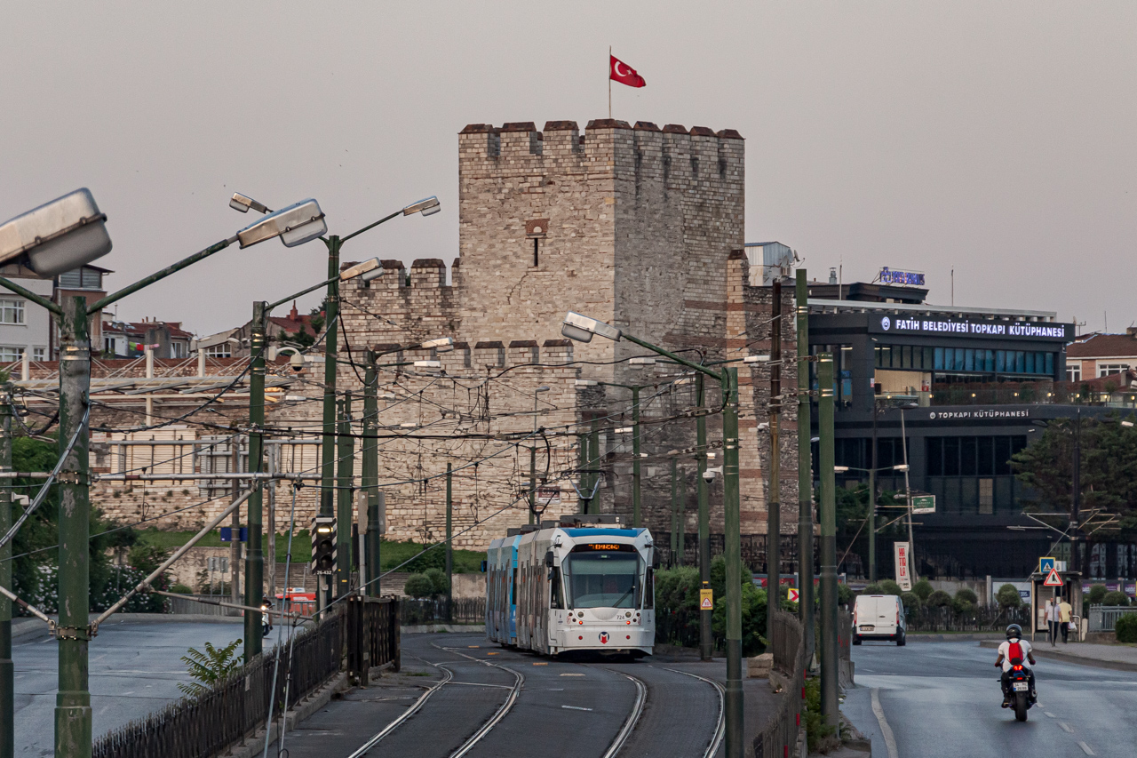 Стамбул — Трамвайная линия T1 (Kabataş — Bağcılar) — Разные фотографии