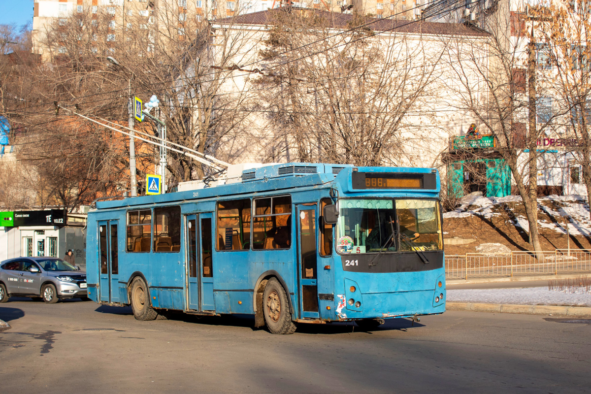 Владивосток, ЗиУ-682Г-016.02 № 241