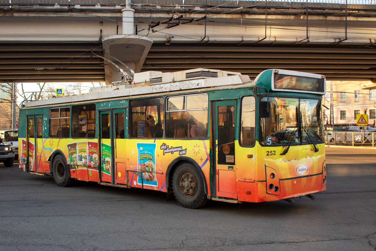 Vladivostok, ZiU-682G-016.02 č. 252
