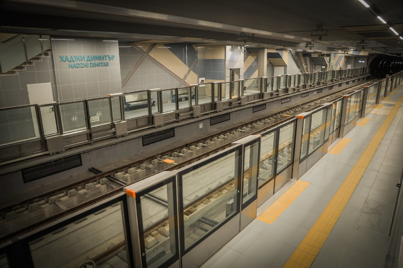 София — Метрополитен — Трети метродиаметър [3] — зелена линия; София — Перонни преградни стени и системи за безопасност на пътниците на метростанциите