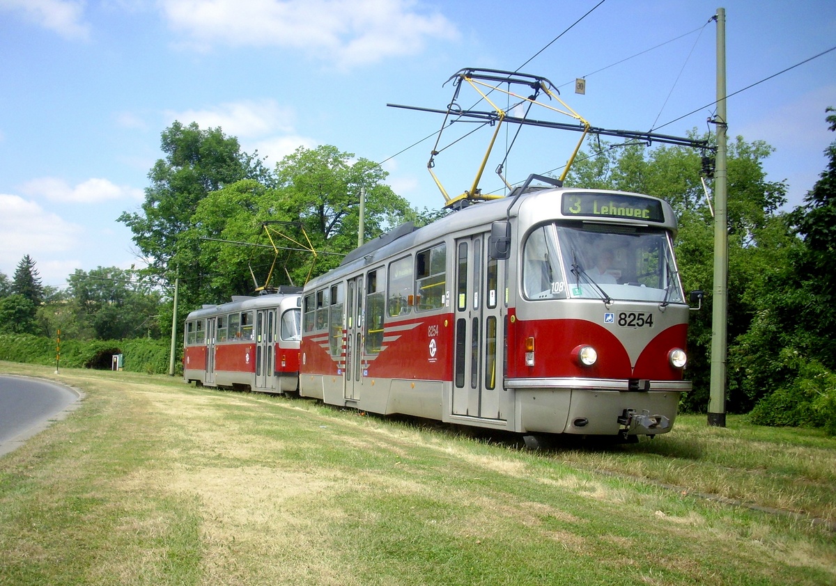 Praha, Tatra T3R.PLF č. 8254