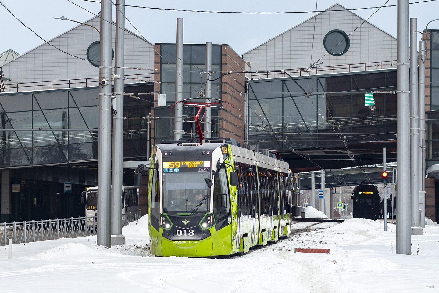 Sankt Petersburg, Stadler B85600M Nr. 013