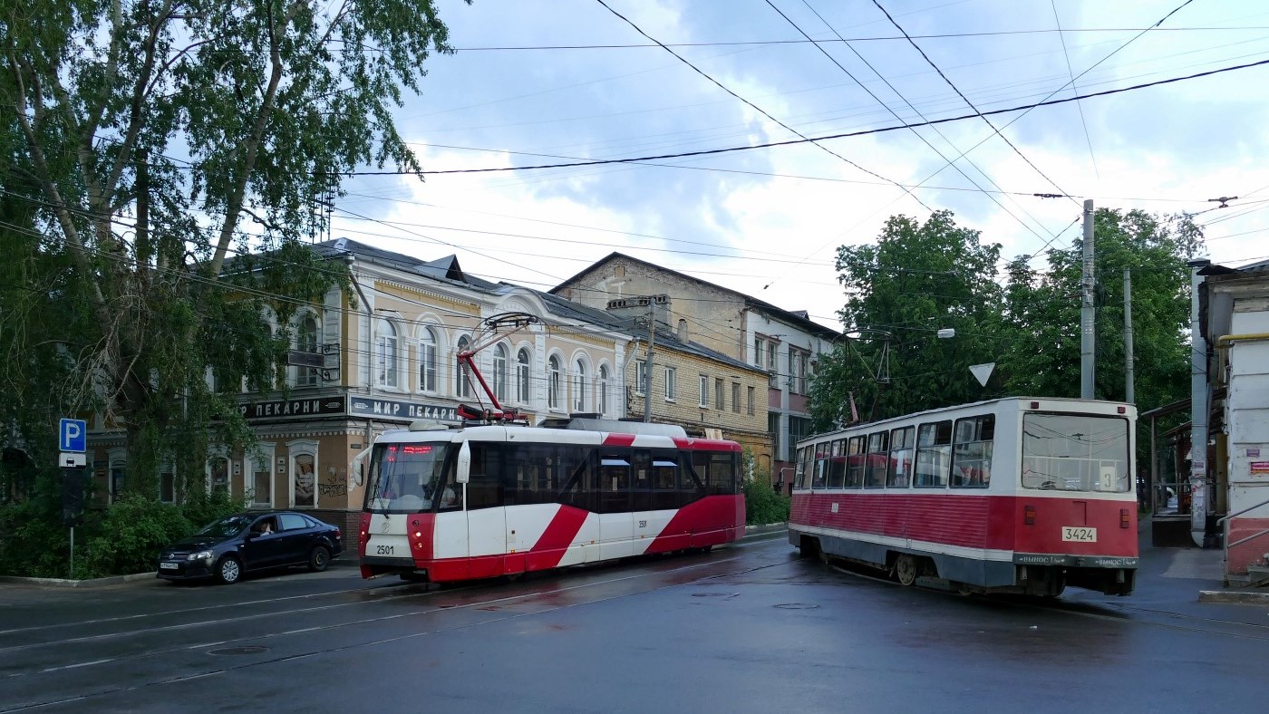 Нижний Новгород, 71-153 (ЛМ-2008) № 2501; Нижний Новгород, 71-605 (КТМ-5М3) № 3424