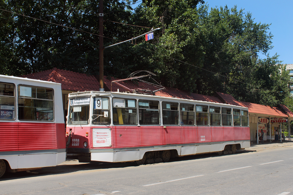 Саратов, 71-605 (КТМ-5М3) № 2220