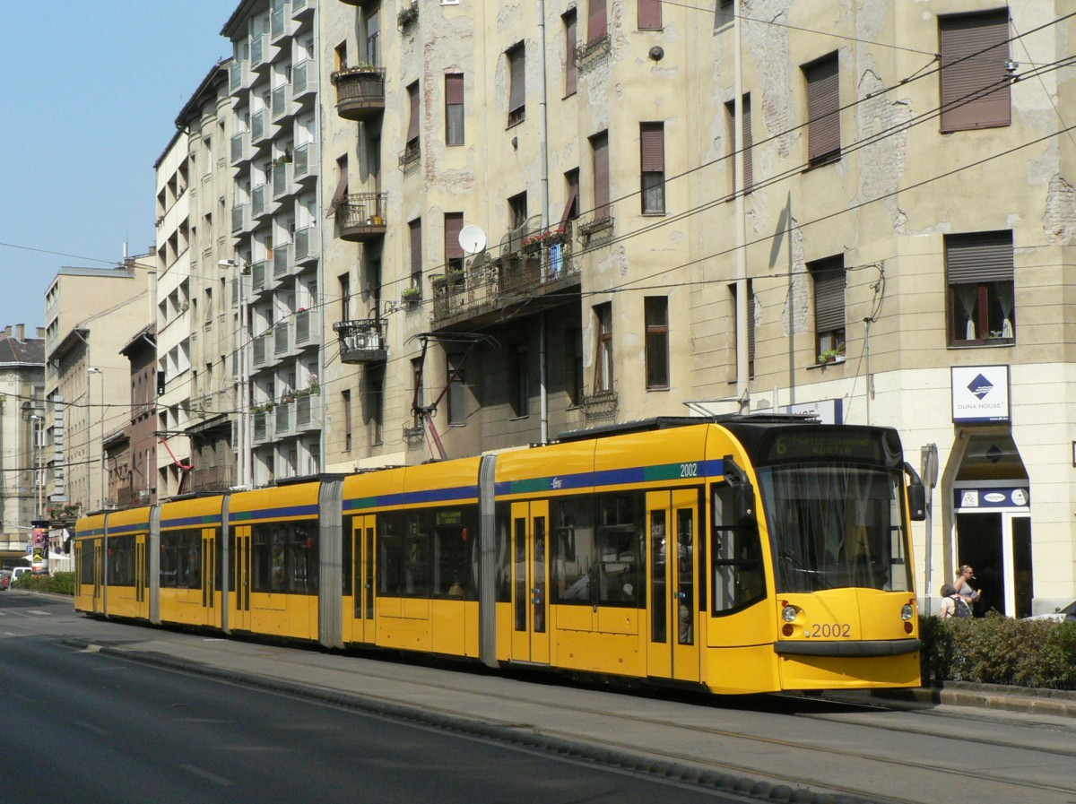 Будапешт, Siemens Combino Supra NF12B № 2002