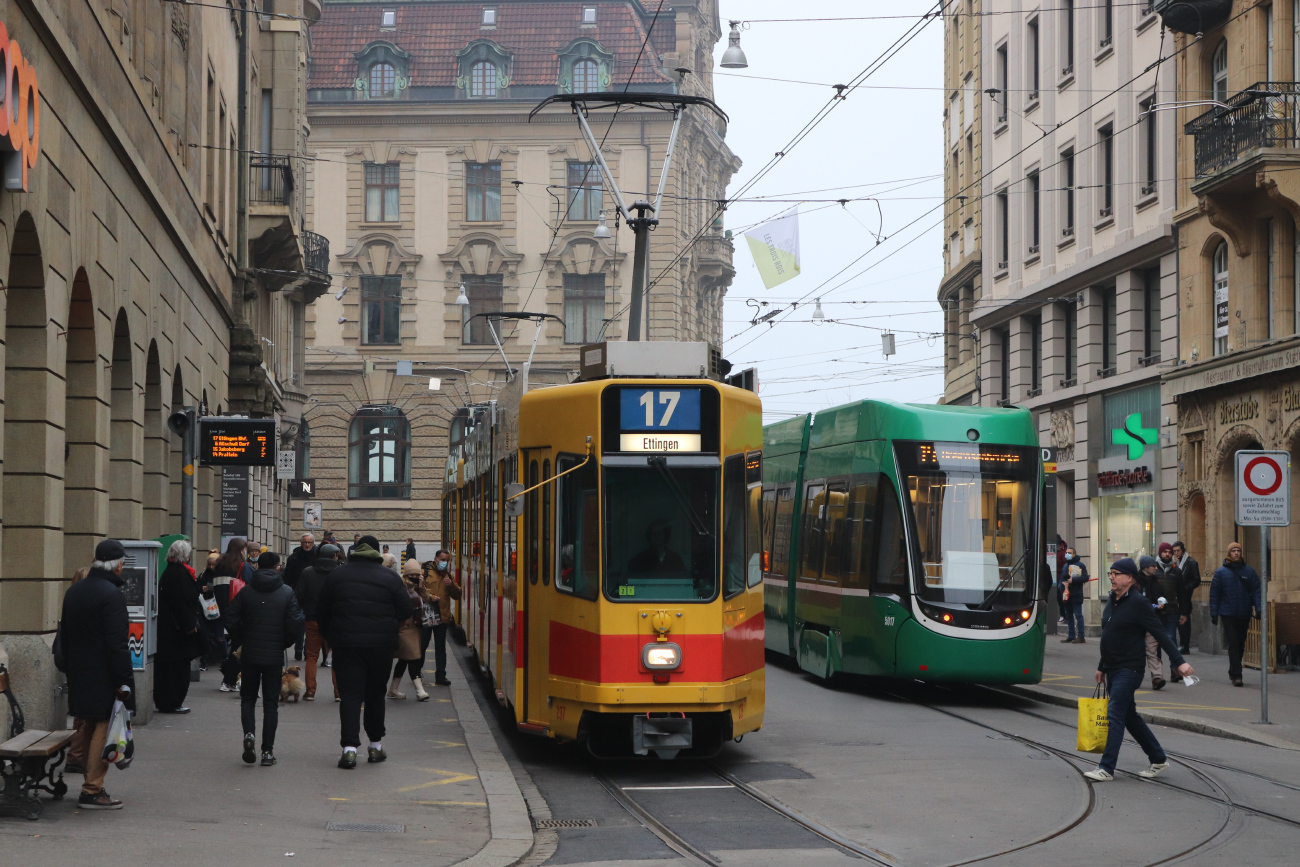 Базель, Schindler/Siemens Be 4/8 № 237; Базель, Bombardier Flexity 2 № 5017