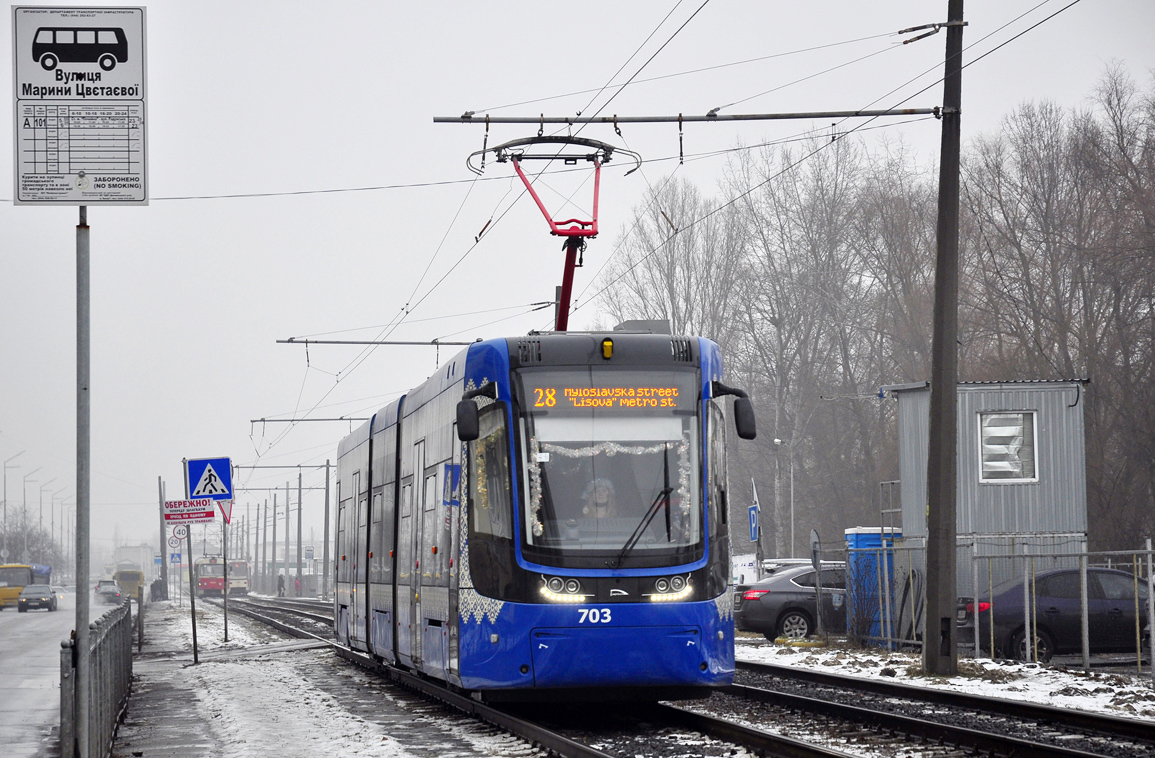 Kiev, PESA 71-414K-2 (Fokstrot) Nr. 703