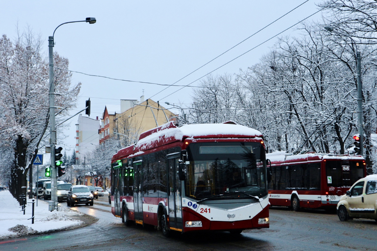 Ивано-Франковск, БКМ 321 № 241