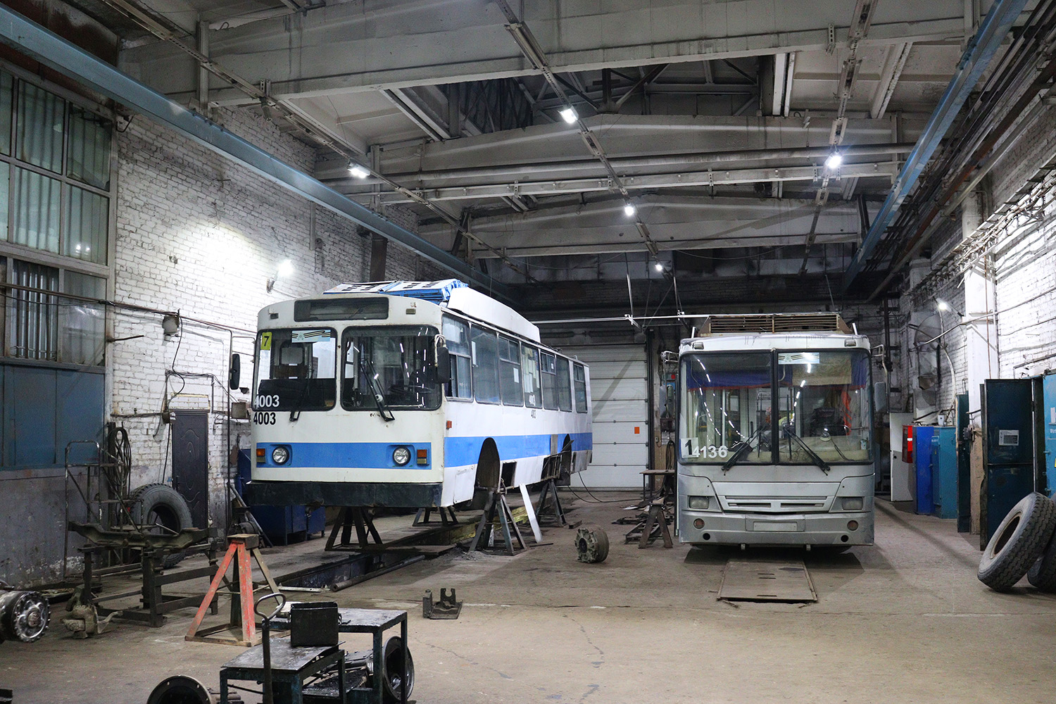 Barnaul, ZiU-682 GOH BTRM Br. 4003; Barnaul, ST-6217M Br. 4136