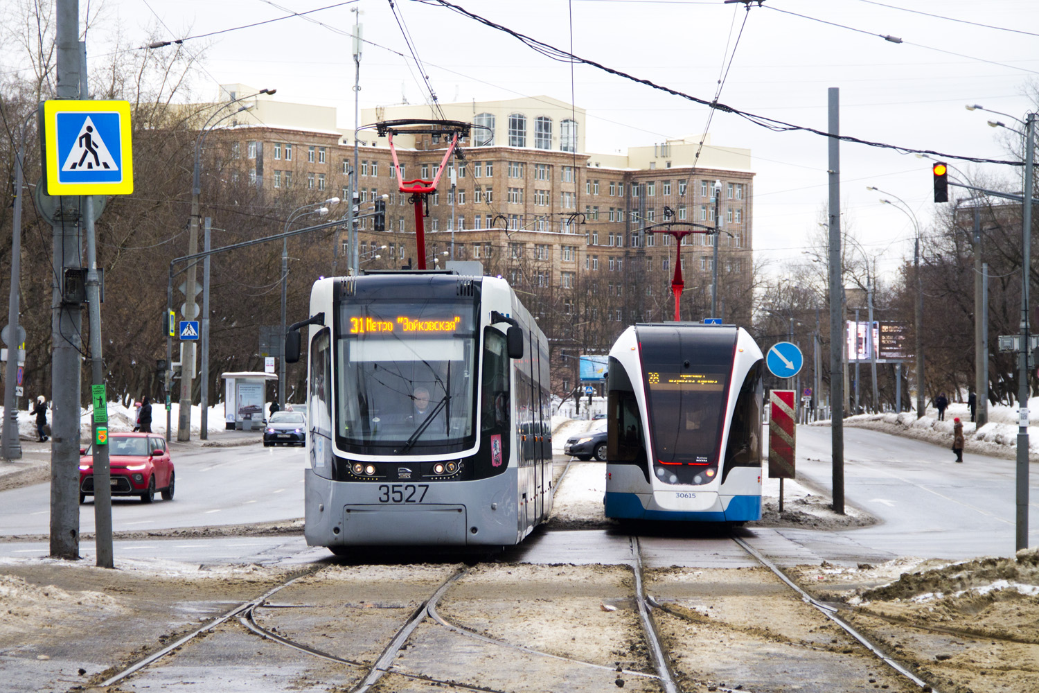 Москва, 71-414 (Pesa Fokstrot) № 3527; Москва, 71-911ЕМ «Львёнок» № 30615