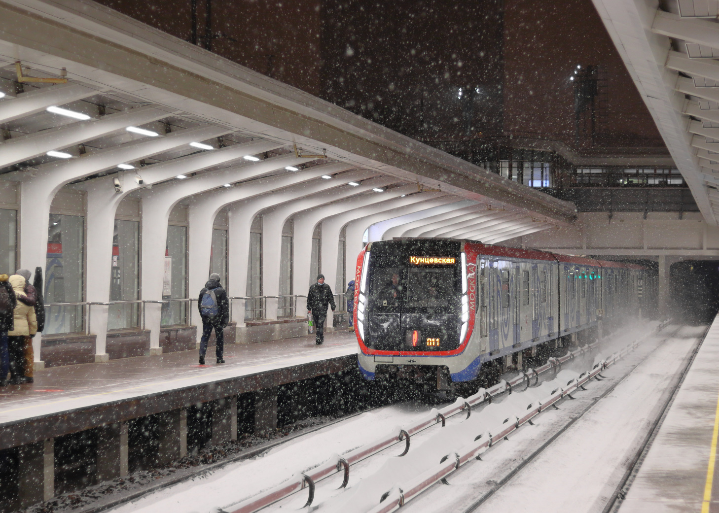 Москва — Метрополитен — [4] Филёвская линия; Москва — Метрополитен — Подвижной состав — 81-765/766/767 «Москва» и модификации